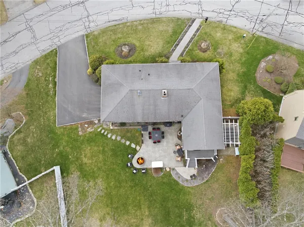 $699,900 | 8 Crabapple Lane, Smithfield, RI 02828