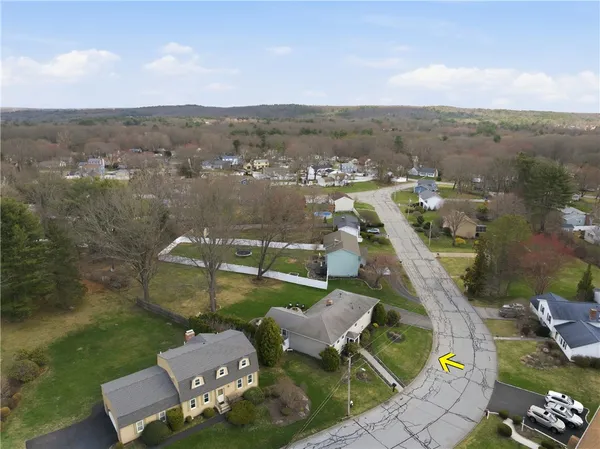 $699,900 | 8 Crabapple Lane, Smithfield, RI 02828