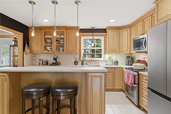 $699,900 | 8 Crabapple Lane, Smithfield, RI 02828