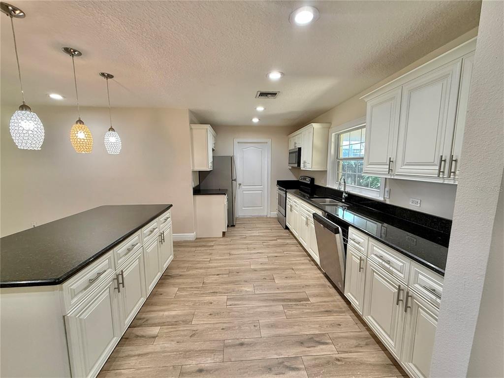2810 Flowertree Road Belle Isle, FL 32812 - Photo 5 of 32