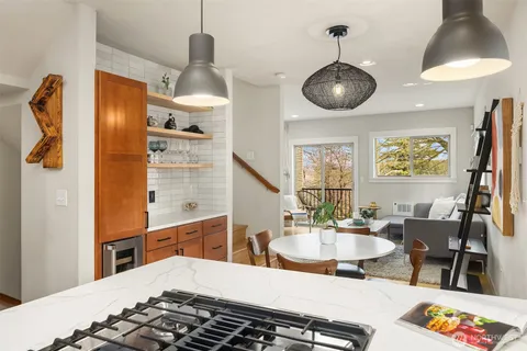 $850,000 | 218 24th Avenue East, Unit A, Seattle, WA 98112