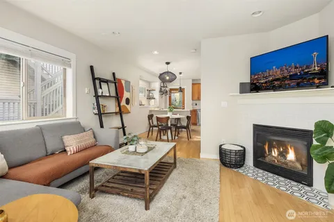 $850,000 | 218 24th Avenue East, Unit A, Seattle, WA 98112