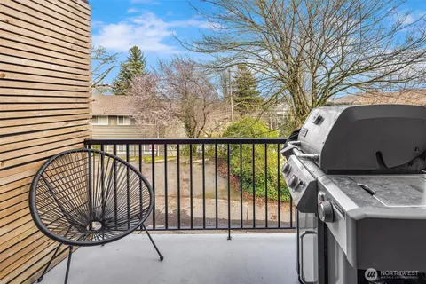 $850,000 | 218 24th Avenue East, Unit A, Seattle, WA 98112