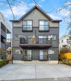 $850,000 | 218 24th Avenue East, Unit A, Seattle, WA 98112