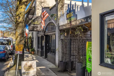 $850,000 | 218 24th Avenue East, Unit A, Seattle, WA 98112