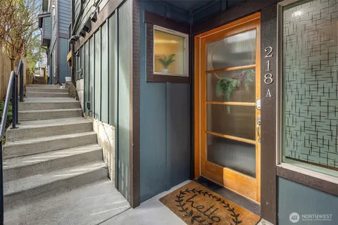 $850,000 | 218 24th Avenue East, Unit A, Seattle, WA 98112