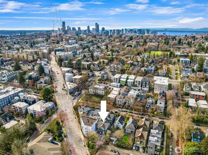 $850,000 | 218 24th Avenue East, Unit A, Seattle, WA 98112