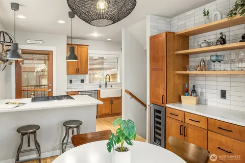 $850,000 | 218 24th Avenue East, Unit A, Seattle, WA 98112