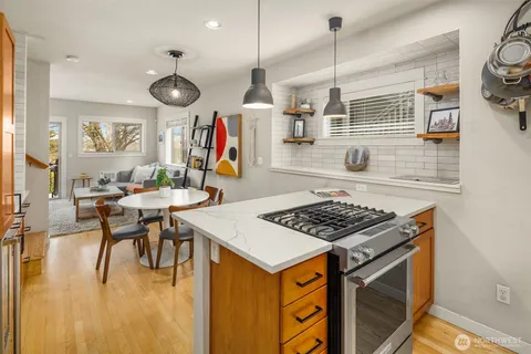 $850,000 | 218 24th Avenue East, Unit A, Seattle, WA 98112