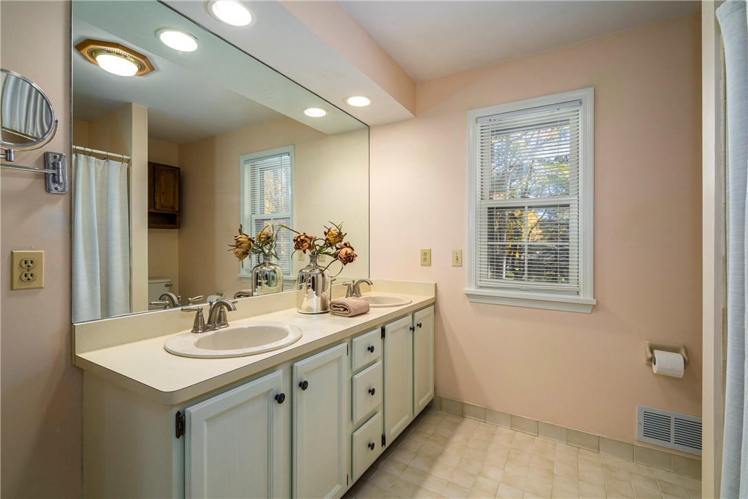 11 Falcon Trail Pittsford, NY 14534 - Photo 35 of 41