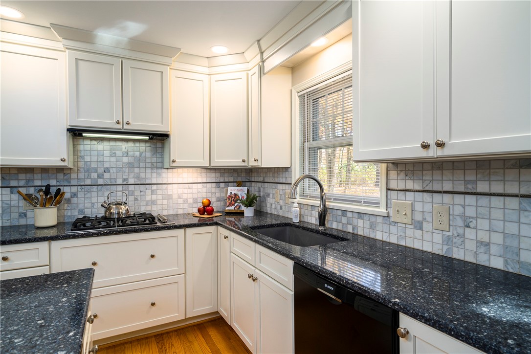 11 Falcon Trail Pittsford, NY 14534 - Photo 4 of 41