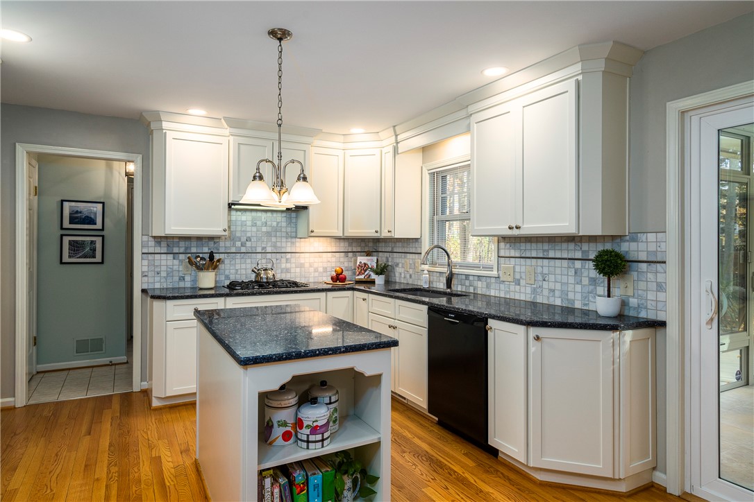 11 Falcon Trail Pittsford, NY 14534 - Photo 8 of 41