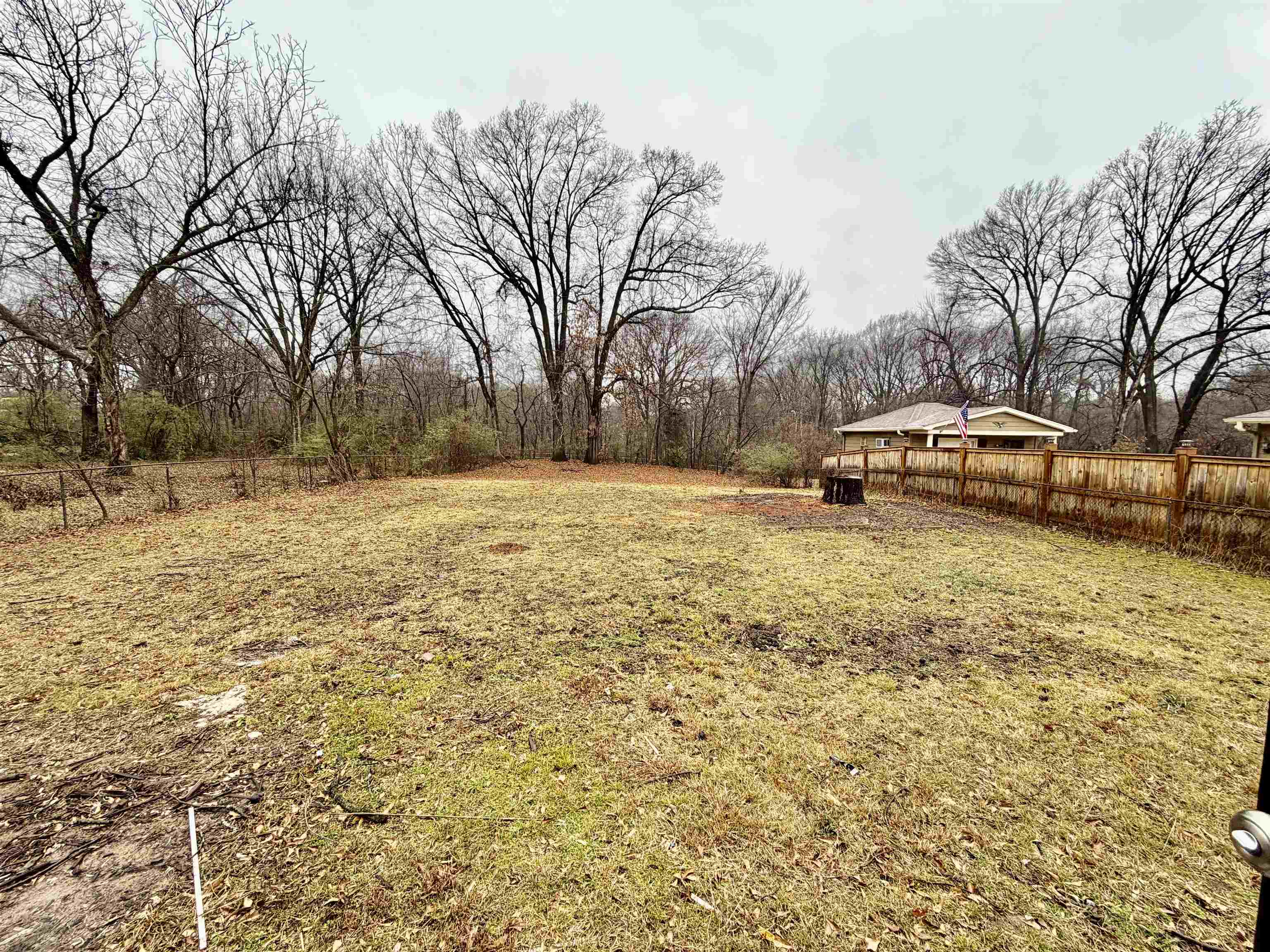 3345 Charlotte Road Memphis, TN 38109 - Photo 6 of 10 View of fenced backyard