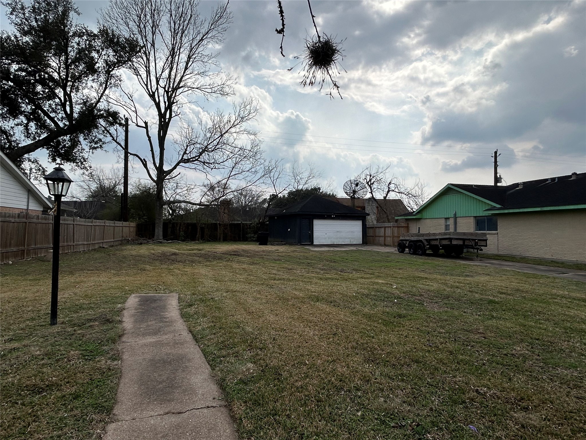 8218 Gulf Spring Lane Houston, TX 77075 - Photo 6 of 7 a front view of house with yard