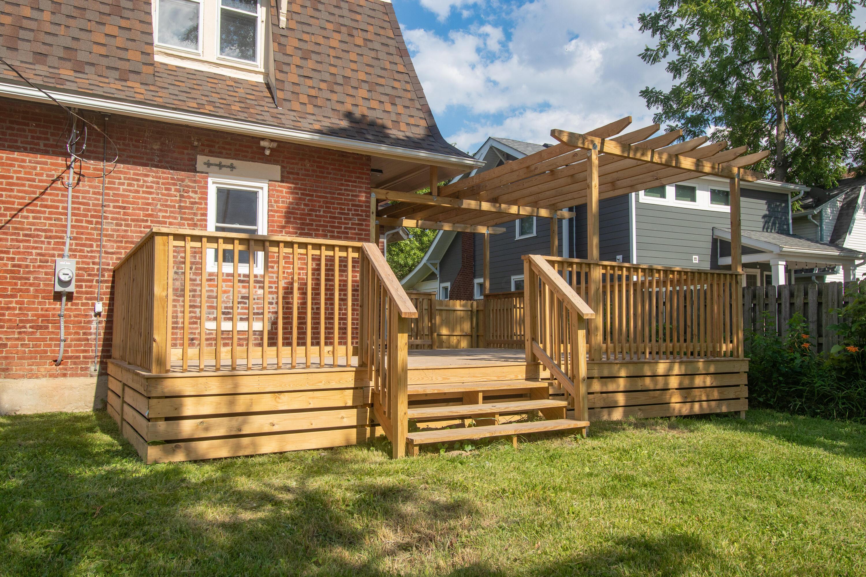 195 North Monroe Avenue Columbus, OH 43203 - Photo 29 of 30 Deck