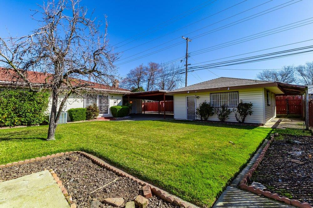10486 Spaulding Way Rancho Cordova, CA 95670 - Photo 59 of 74 a view of a house with a garden