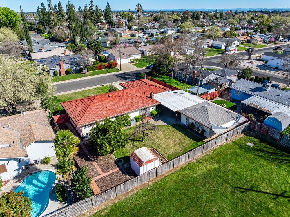 10486 Spaulding Way Rancho Cordova, CA 95670 - Photo 72 of 74 an aerial view of a houses with a swimming pool