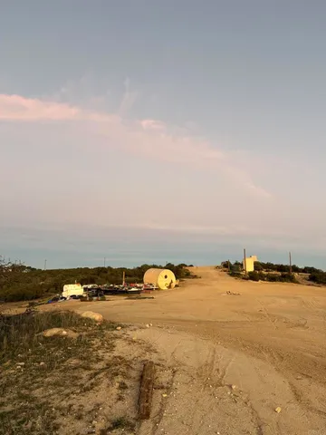 an ocean beach with an ocean view
