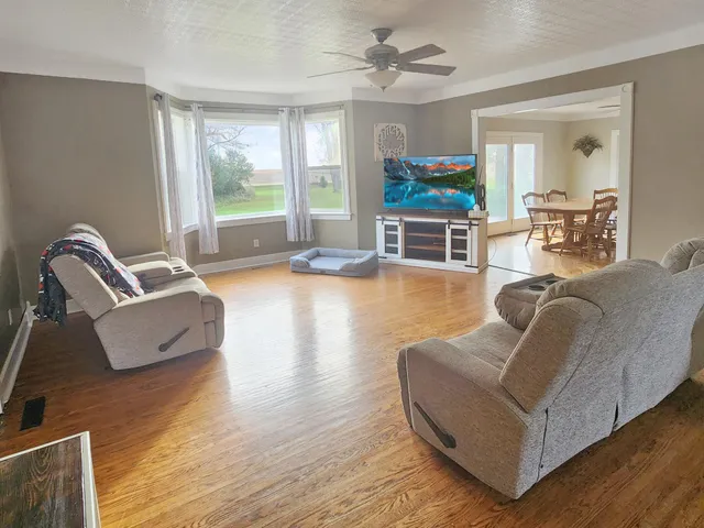 $265,000 | 281 20th Avenue, Edgerton, MN 56128