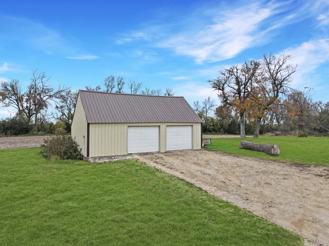 $265,000 | 281 20th Avenue, Edgerton, MN 56128