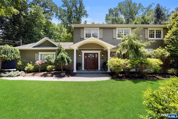 $1,375,000 | 565 Dorchester Drive, River Vale, NJ 07675