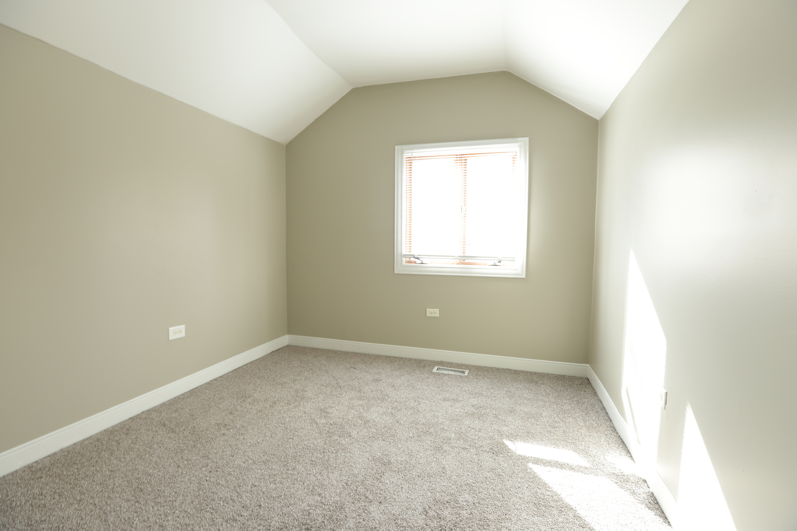 406 Garfield Road Harvard, IL 60033 - Photo 11 of 16 Gallery Image 11
