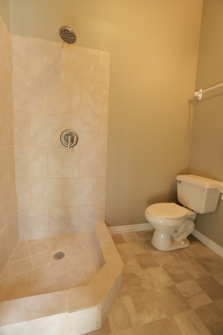 406 Garfield Road Harvard, IL 60033 - Photo 13 of 16 Gallery Image 13