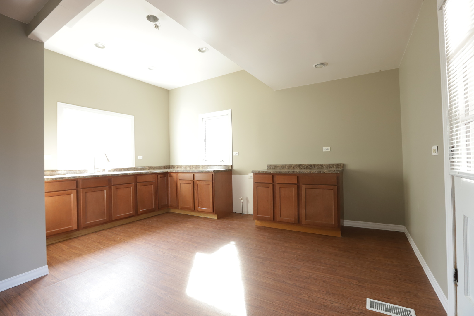 406 Garfield Road Harvard, IL 60033 - Photo 3 of 16 Gallery Image 3