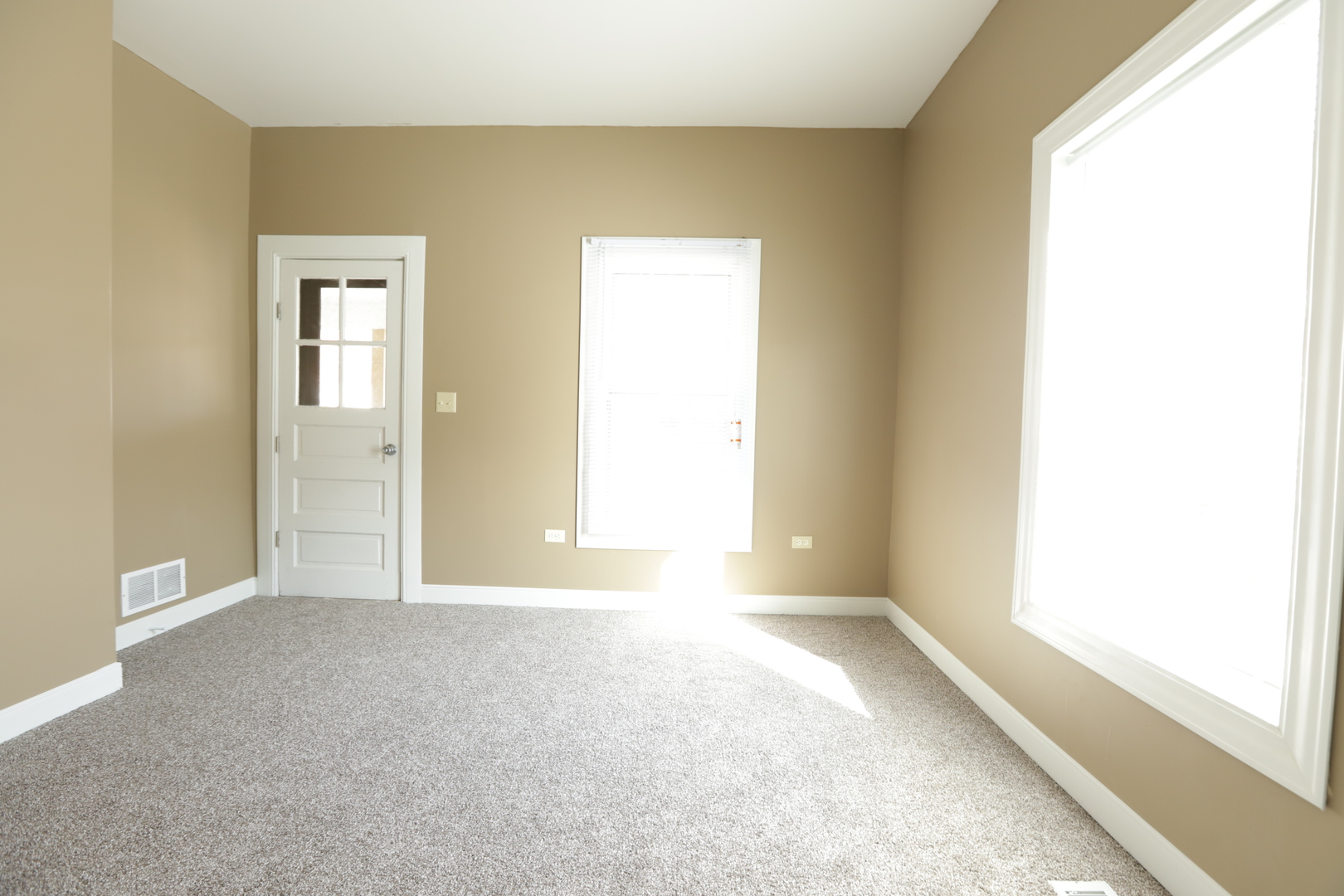 406 Garfield Road Harvard, IL 60033 - Photo 8 of 16 Gallery Image 8