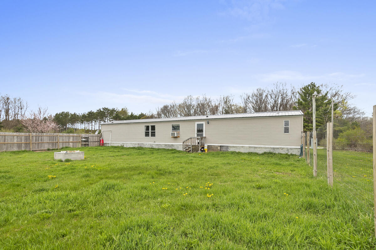 16769 Monroe Road Morley, MI 49336 - Photo 15 of 20 IMG_1014