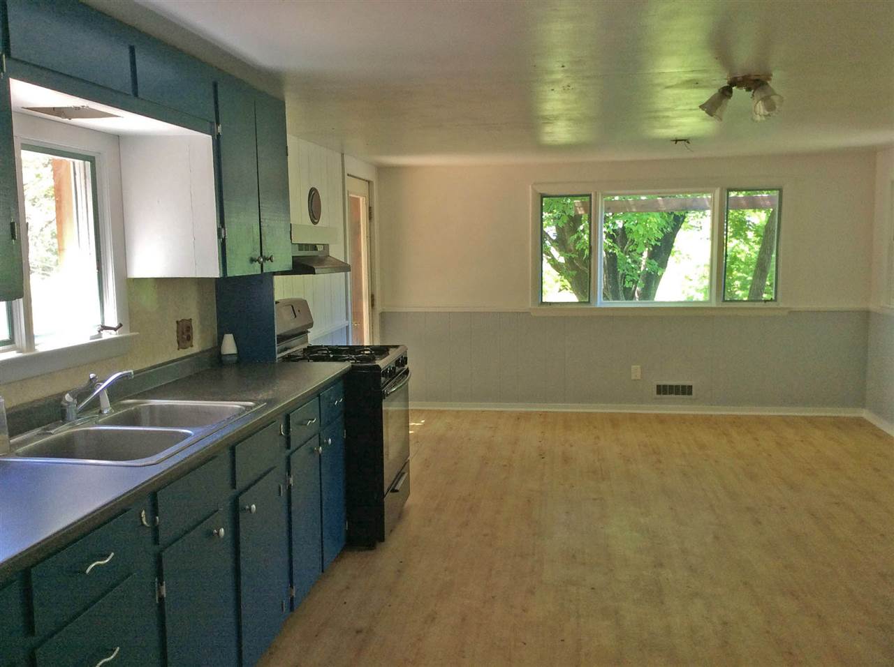 243 School House Road Dummerston, VT 05346 - Photo 3 of 20