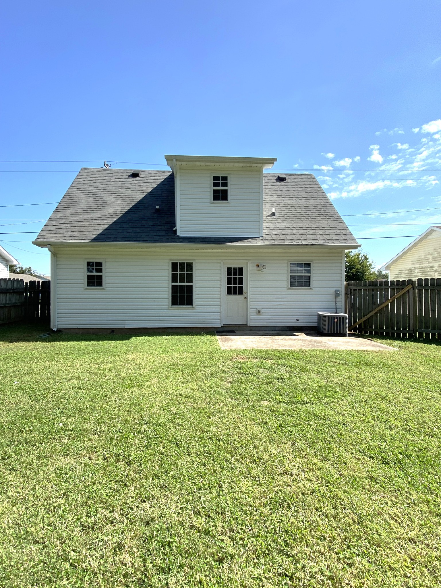 1009 Shadow Ridge Avenue Oak Grove, KY 42262 - Photo 12 of 14 a front view of a house with a garden