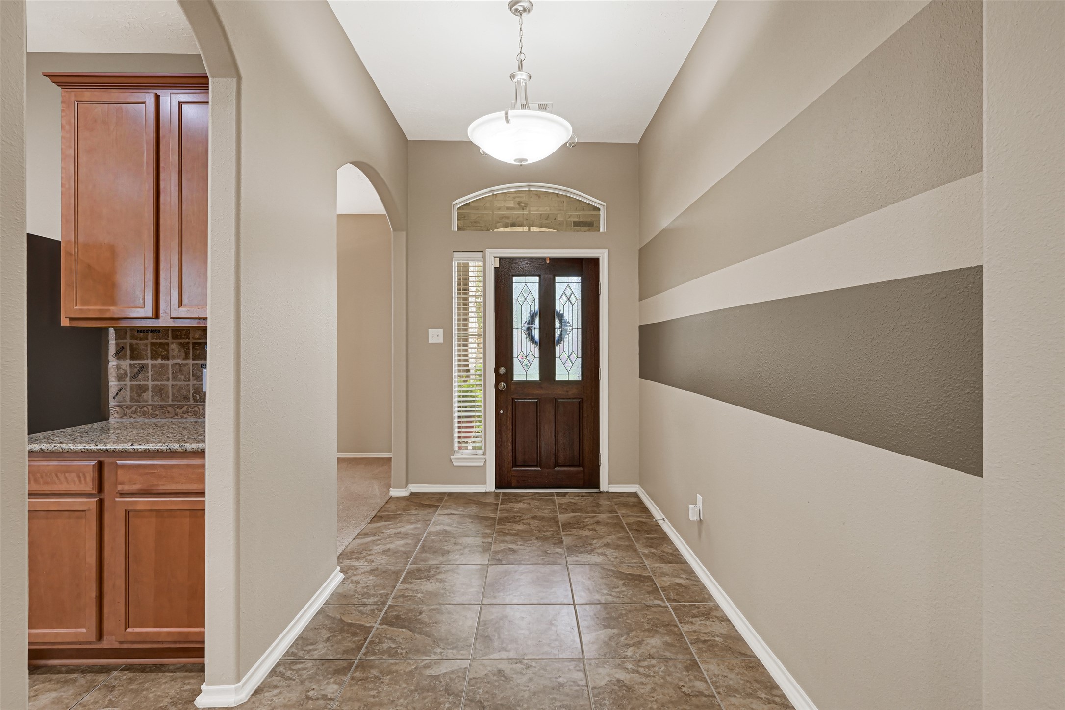 13610 Summer Spring Lane Rosharon, TX 77583 - Photo 5 of 25 Tile entry and kitchen