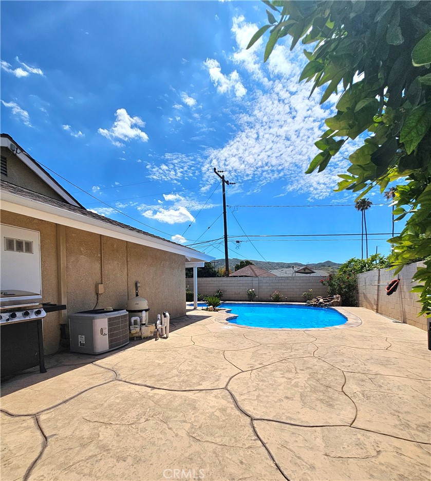 2092 Cutler Street Simi Valley, CA 93065 - Photo 18 of 34