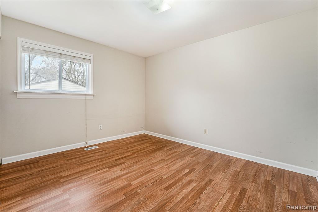 2476 Eastern Avenue Rochester Hills, MI 48307 - Photo 17 of 22