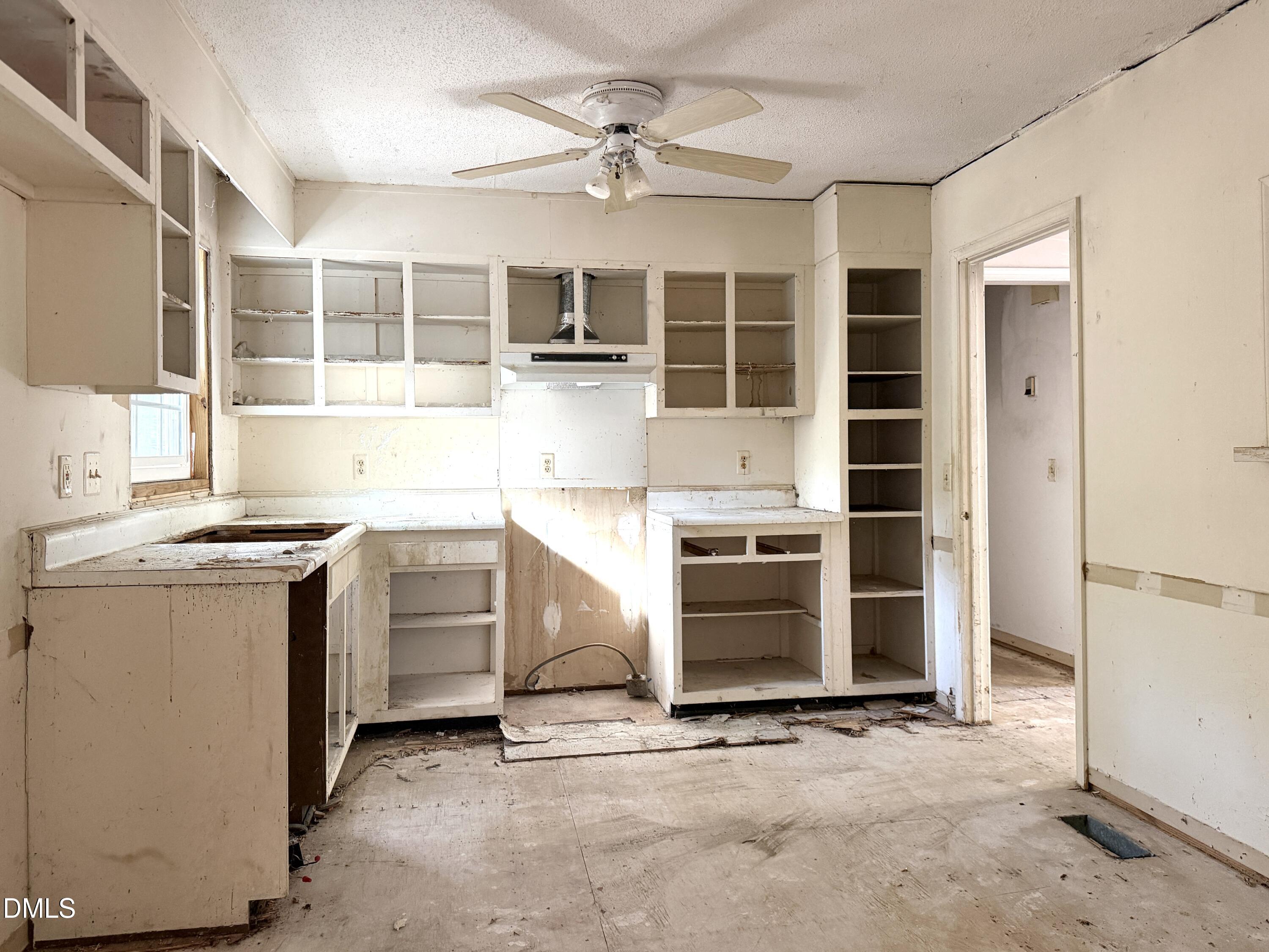 5834 Shamrock Road Durham, NC 27713 - Photo 5 of 18 IMG_0569