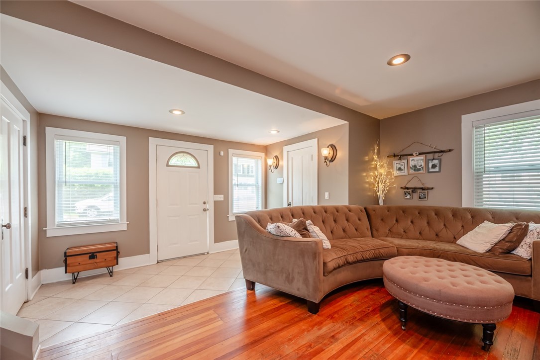 104 Keating Drive Irondequoit, NY 14622 - Photo 6 of 40