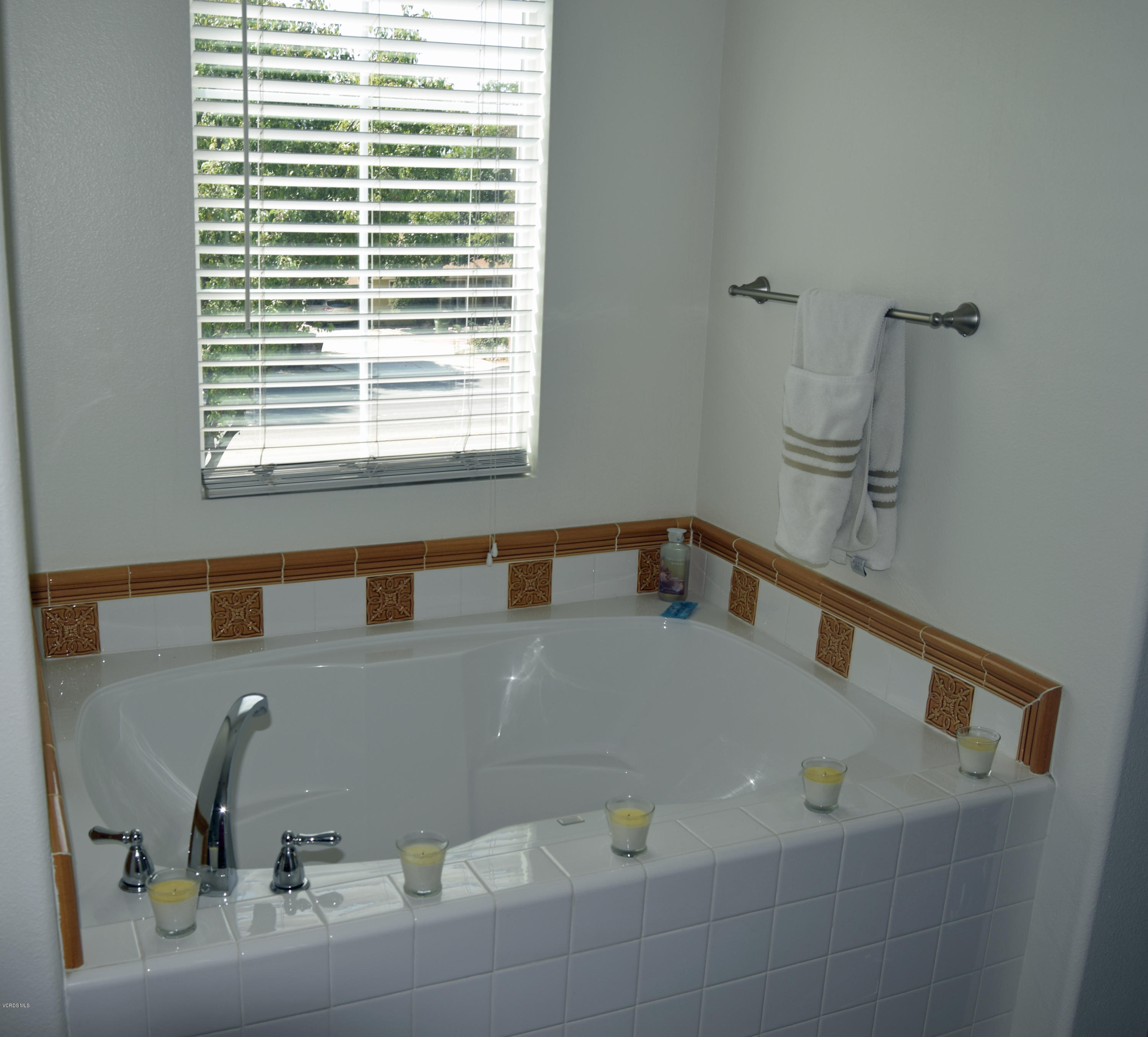 4142 Felipe Lane, Unit F Simi Valley, CA 93063 - Photo 14 of 19 DSC_1177
