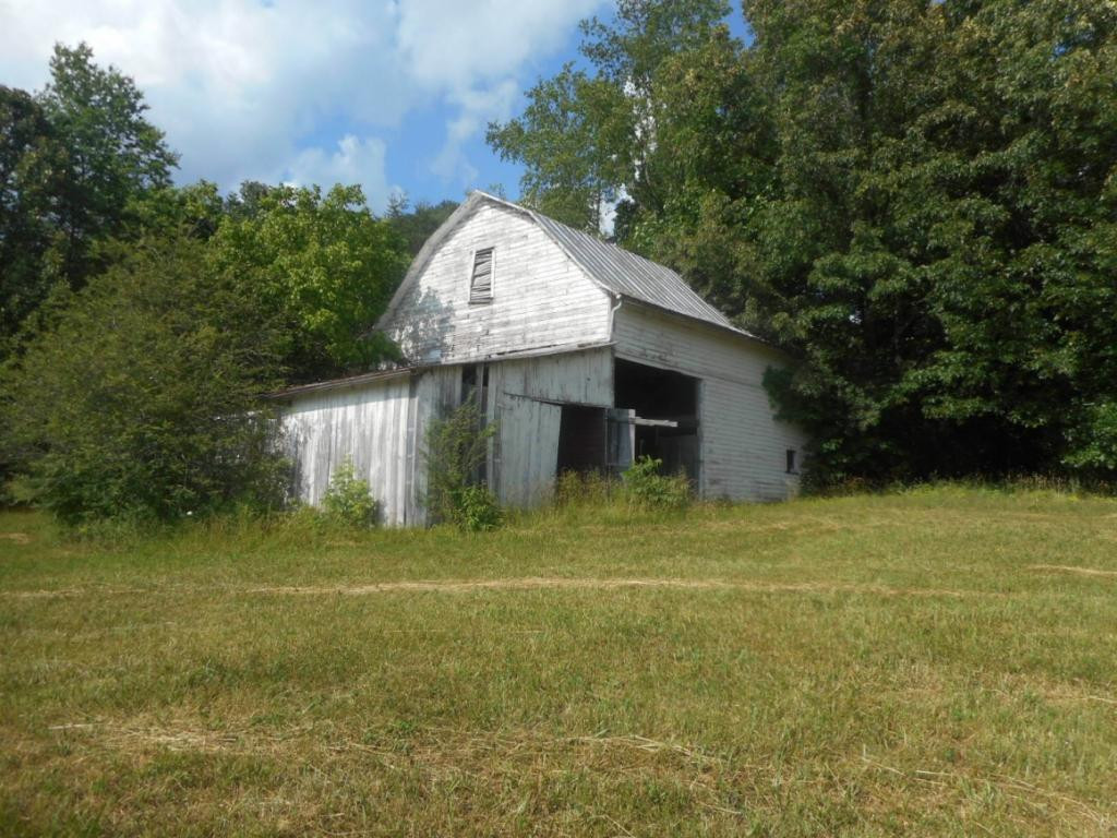 740 Powder Branch Road Elizabethton, TN 37643 - Photo 4 of 21 Photo 4
