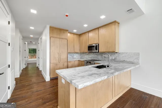 $3,100 | 1281 East Main Street, Unit 3, Blue Ridge, GA 30513