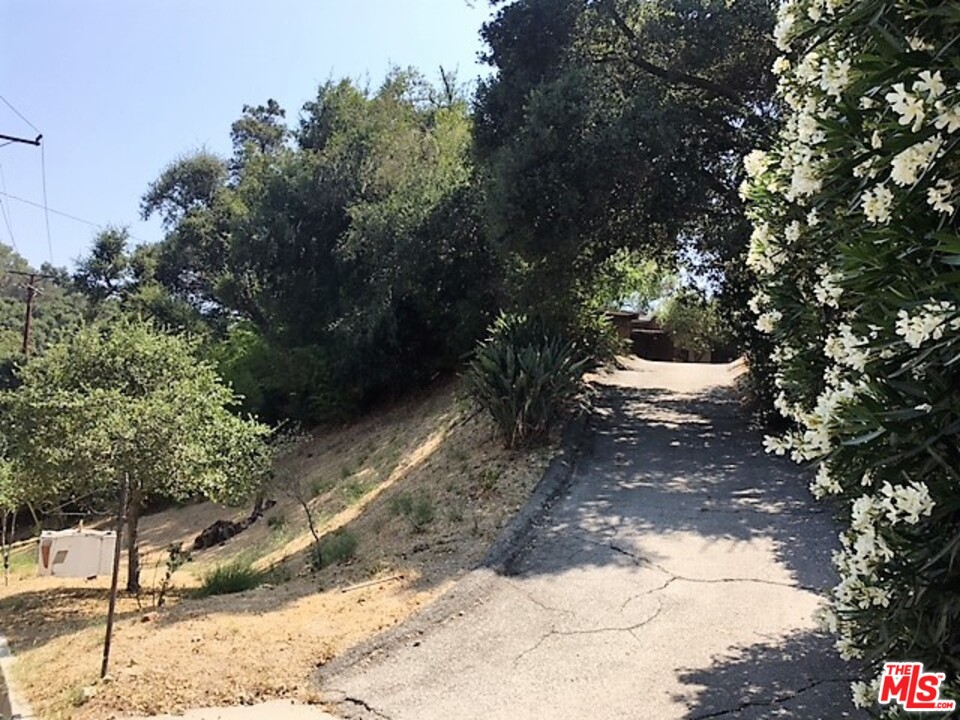 7 Hidden Valley Road Monrovia, CA 91016 - Photo 3 of 23