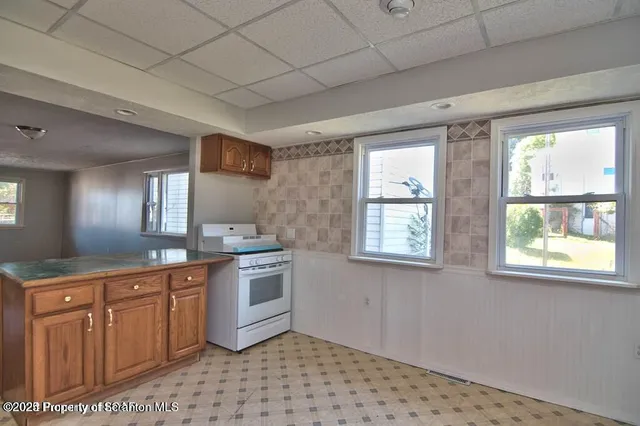 $1,395 | 261 Dana Street, Wilkes Barre, PA 18702