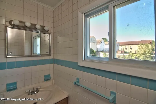 $1,395 | 261 Dana Street, Wilkes Barre, PA 18702