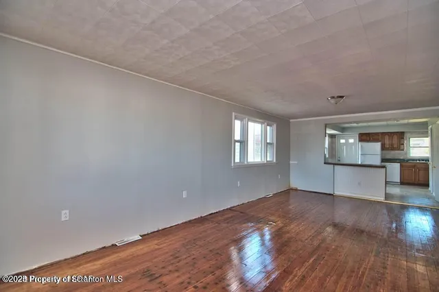 $1,395 | 261 Dana Street, Wilkes Barre, PA 18702