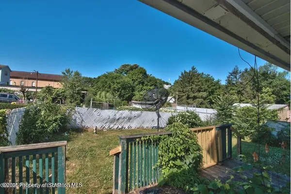 $1,350 | 261 Dana Street, Wilkes Barre, PA 18702