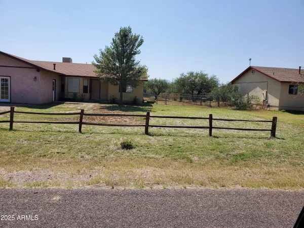 $245,000 | 240 East Oak Street, Huachuca City, AZ 85616