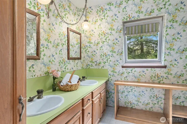 $674,500 | 1354 Hoffs Drive, Poulsbo, WA 98370