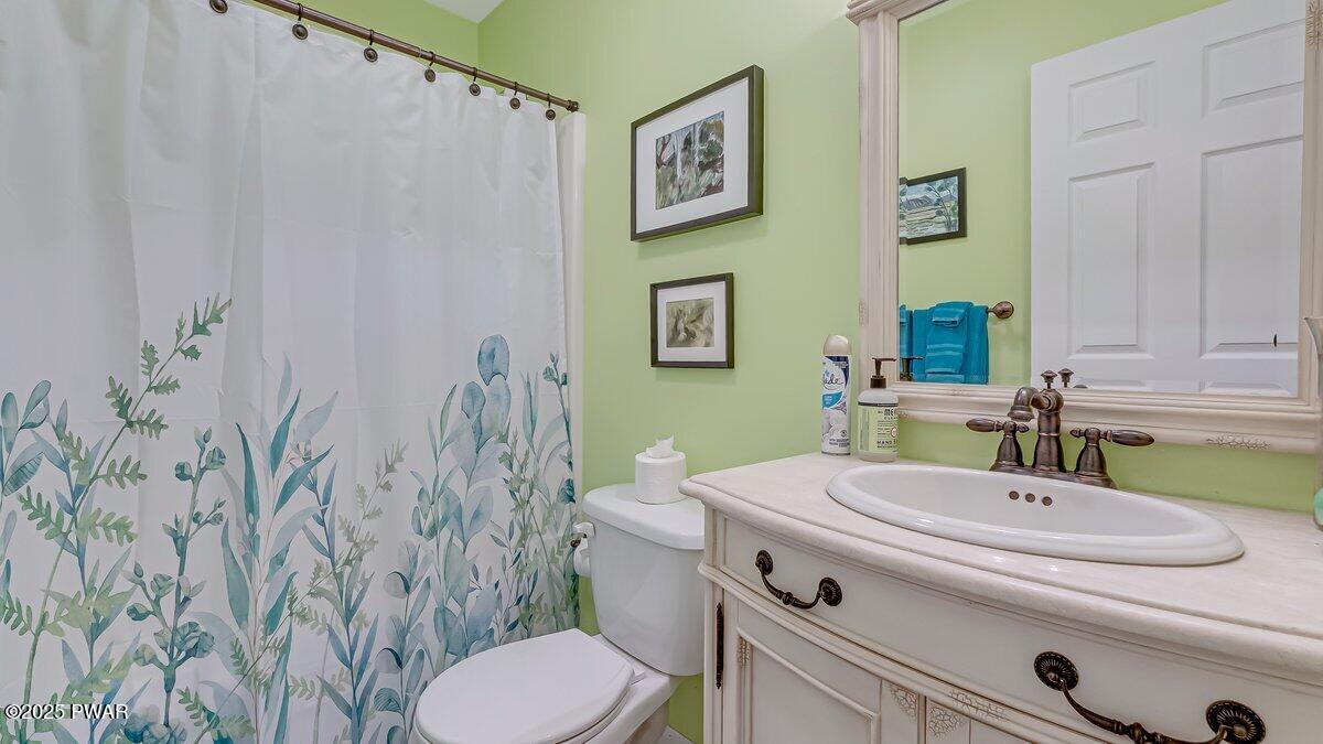 37 Timbertop Trail Newfoundland, PA 18445 - Photo 45 of 66 2nd level bath