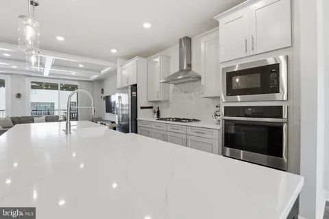 $688,000 | 12887 Sunrise Ridge Alley, Herndon, VA 20171