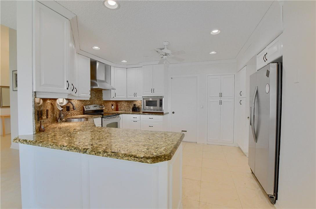 9906 Majorca Place Boca Raton, FL 33434 - Photo 5 of 37 Photo 5